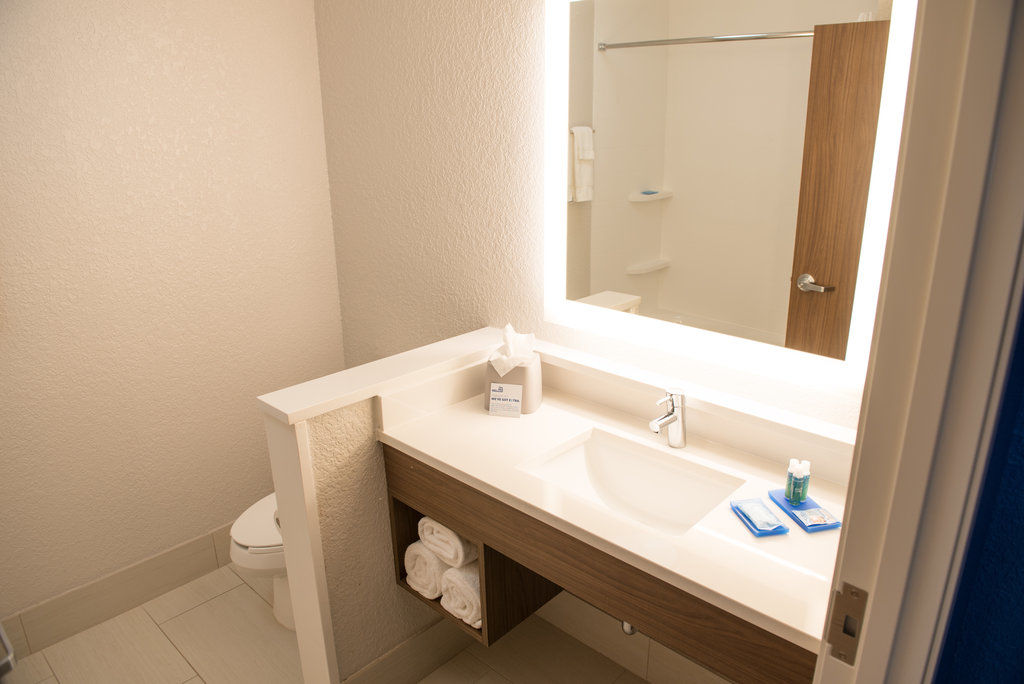 Holiday Inn Express & Suites - Merrillville By Ihg Eksteriør bilde