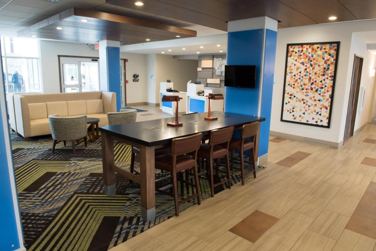 Holiday Inn Express & Suites - Merrillville By Ihg Eksteriør bilde