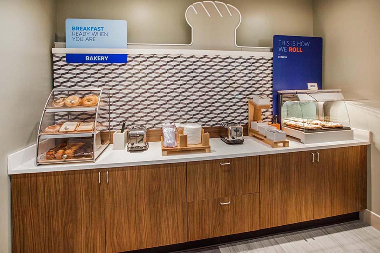 Holiday Inn Express & Suites - Merrillville By Ihg Eksteriør bilde
